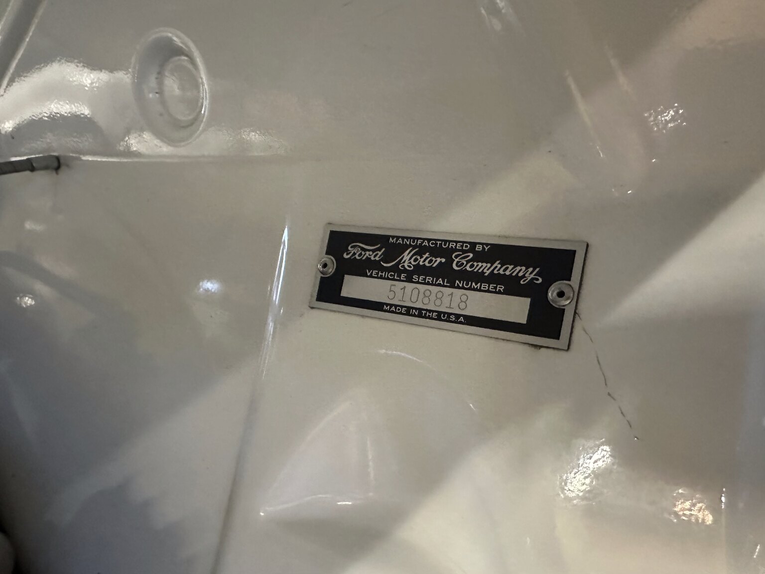 Image of 1932 Custom Ford Rod White Ice mechanics