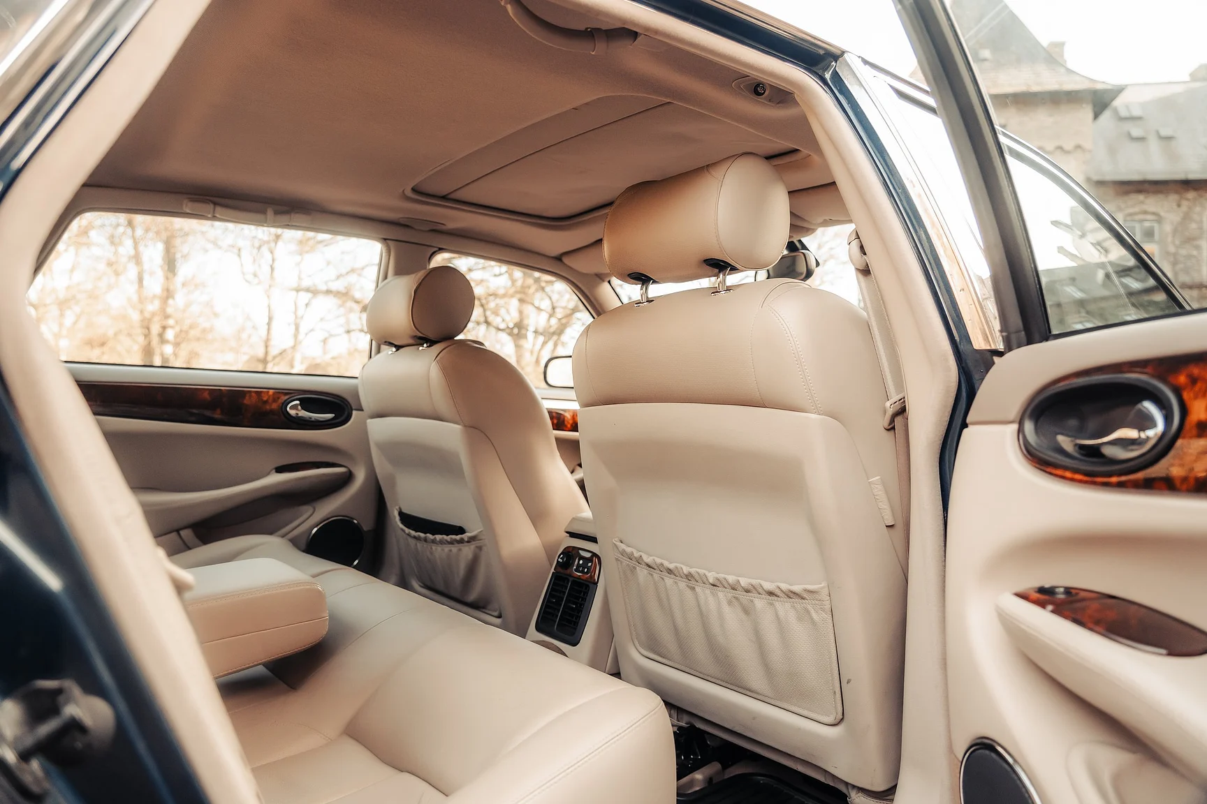 Interior image of 2001 Jaguar  Xj 4,0 Sovereign (27)