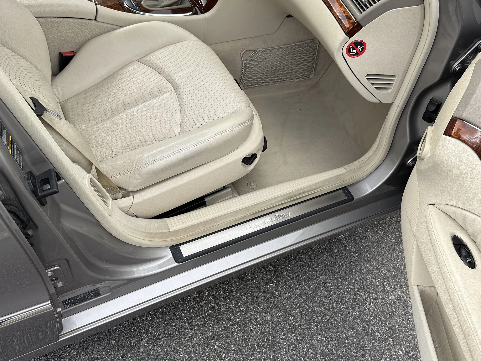 Interior image of 2004 Mercedes-Benz E 500 7G-Tronic (33)