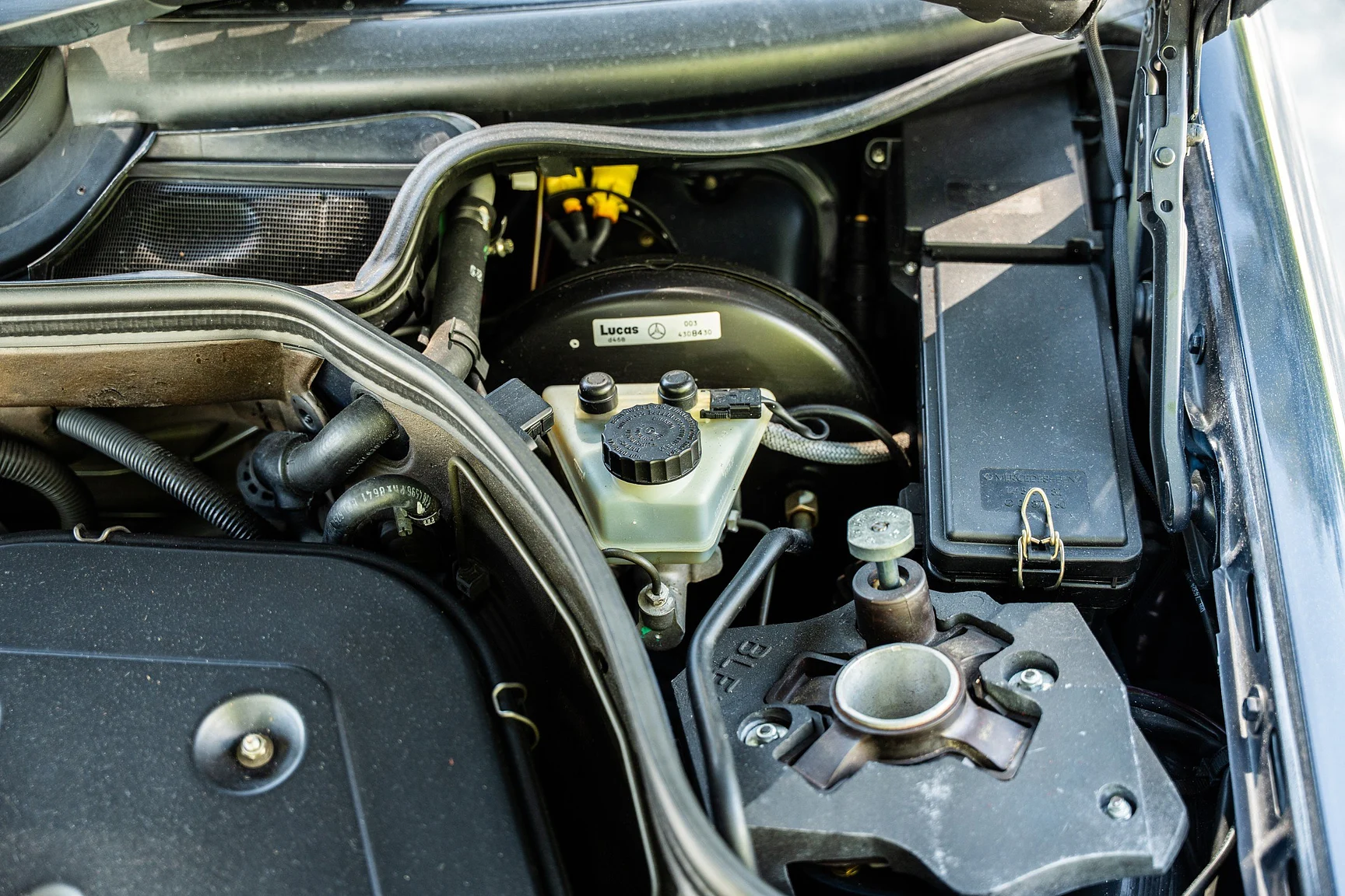 Image of 1993 Mercedes-Benz 300 CE-24 Cabriolet mechanics (28)