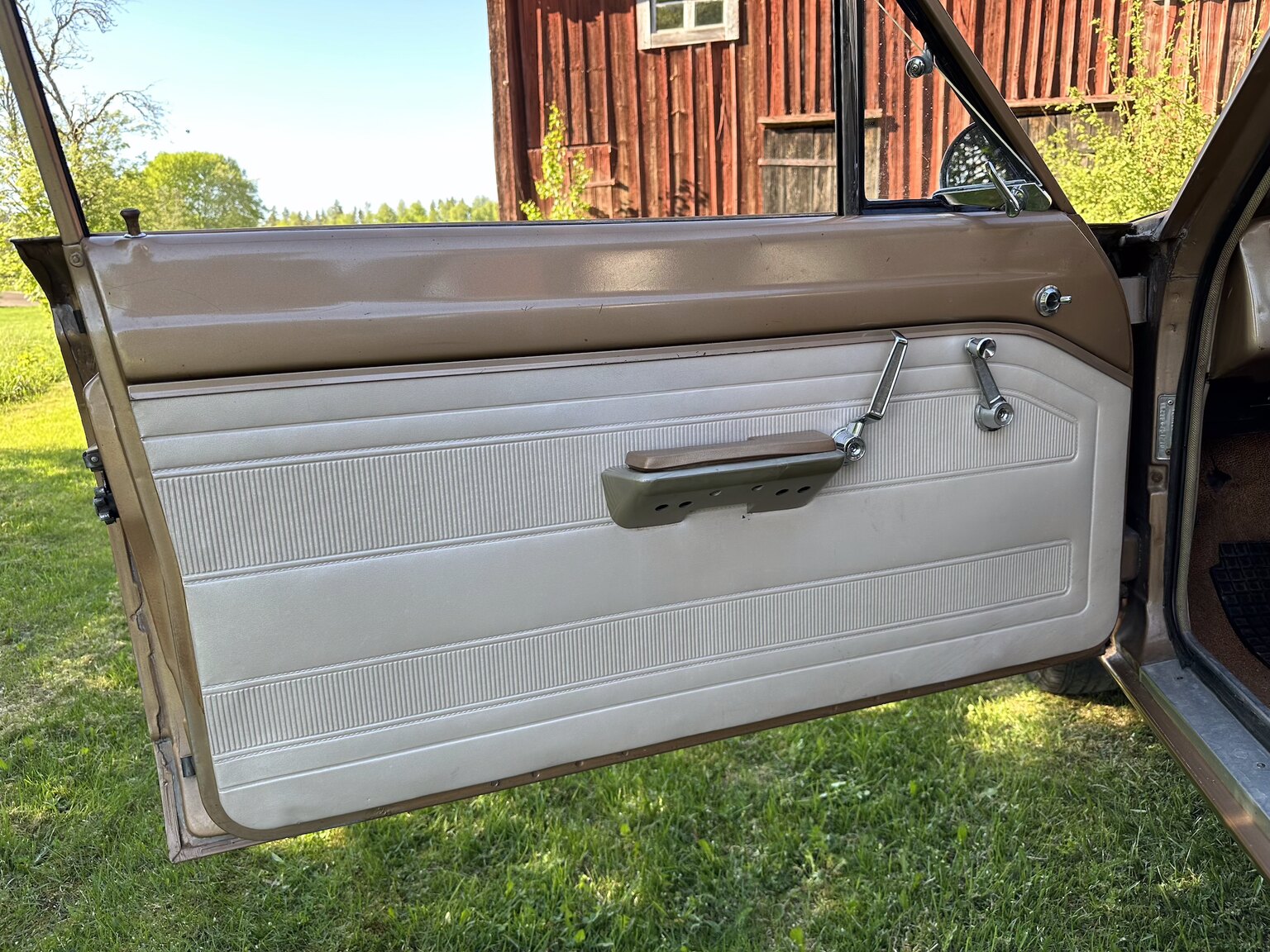 Interiörbild 1966 Plymouth Valiant 100 2-door Sedan