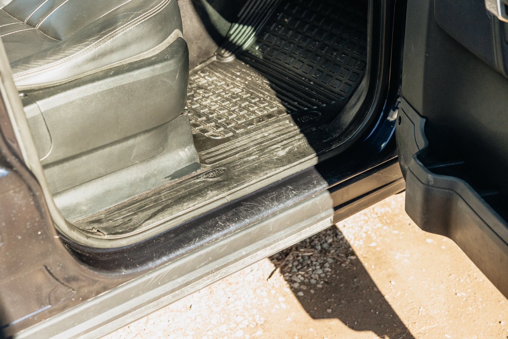 Innenraumfoto von 2015 Land Rover Discovery 3.0 TDV6