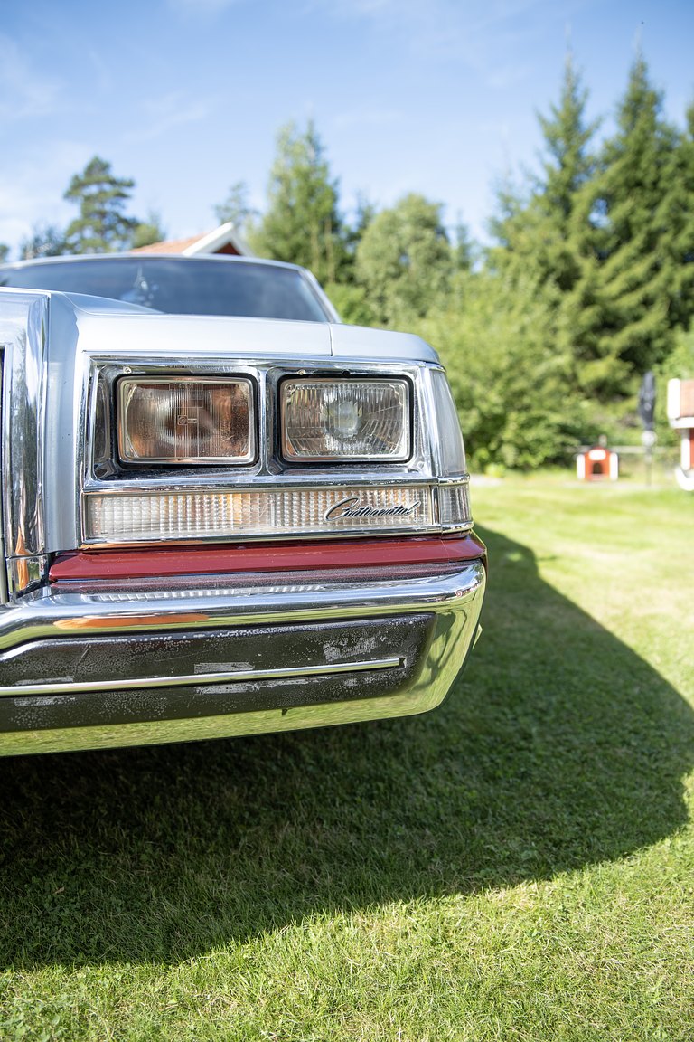 Exteriörbild på 1985 Lincoln Continental 5.0 V8 EFI