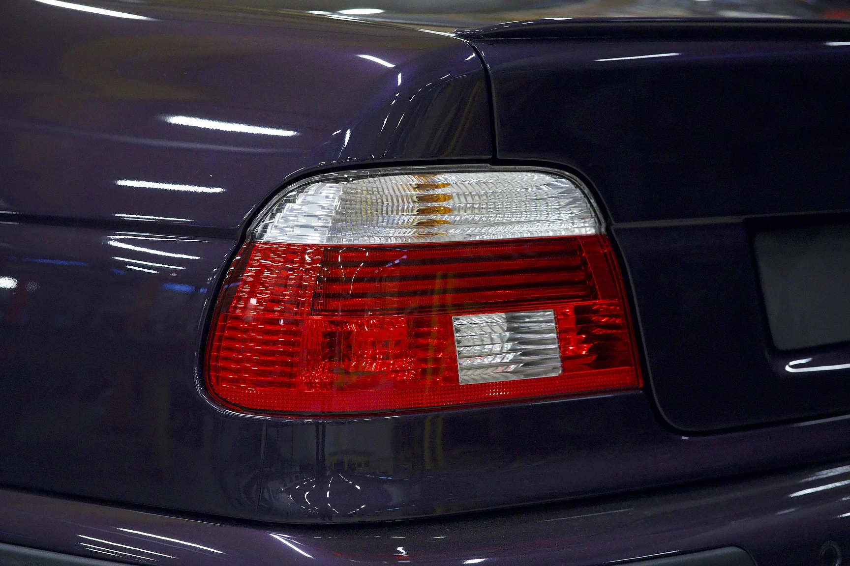 Exteriörbild på 2002 BMW M5 E39 (40)