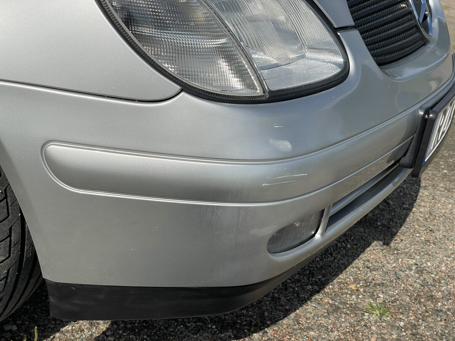 Exterior image of 1998 1998 MERCEDES BENZ SLK 230 
