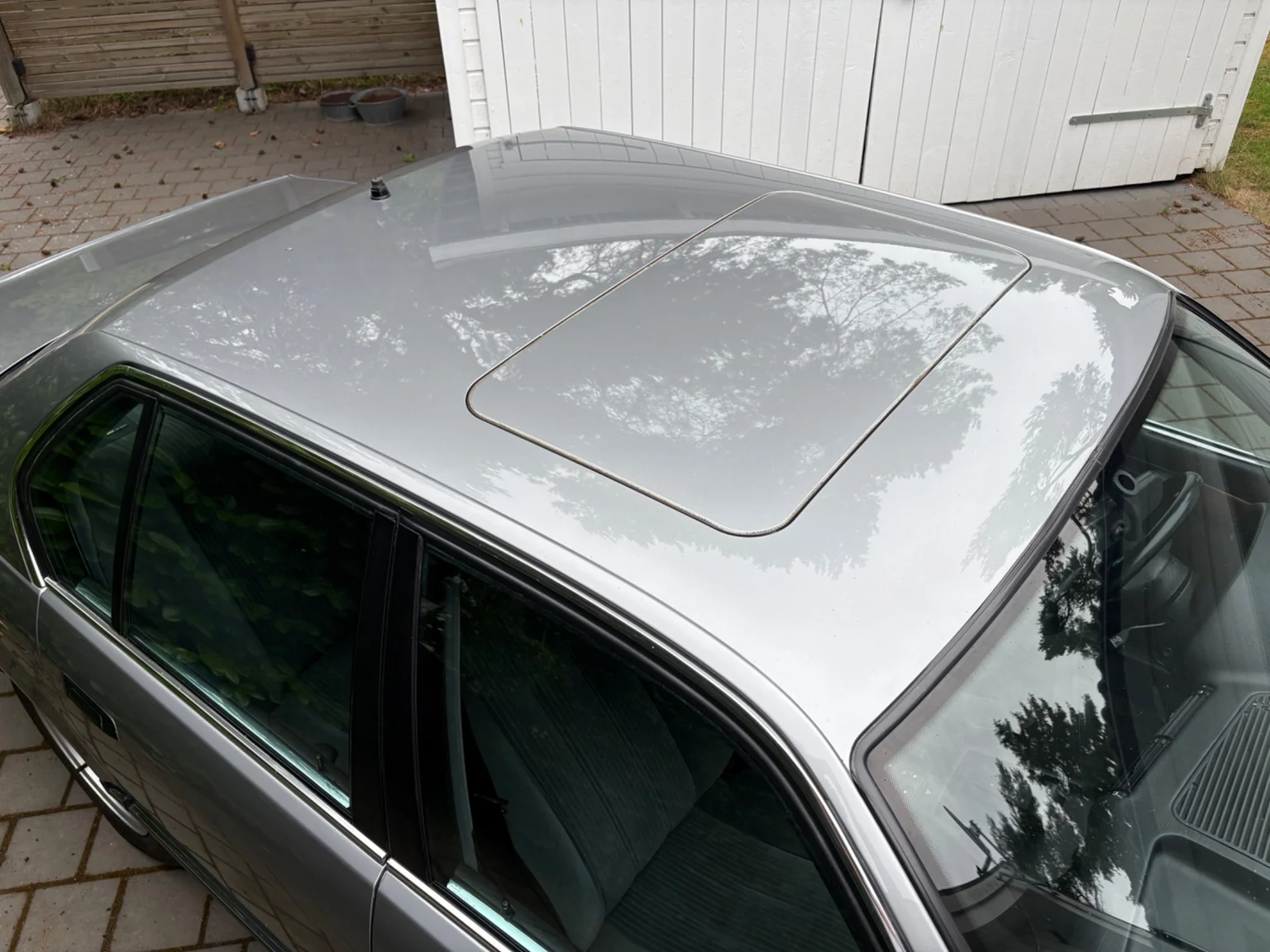 Exteriörbild på 1988 BMW 730iA (23)