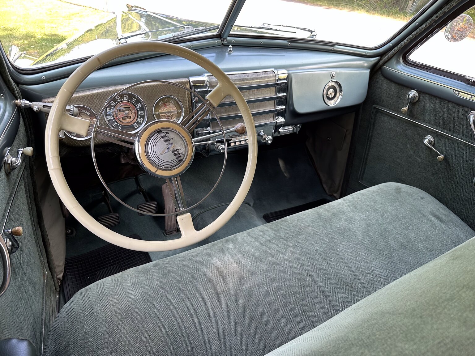 Innenraumfoto von Buick Sedan Special 8