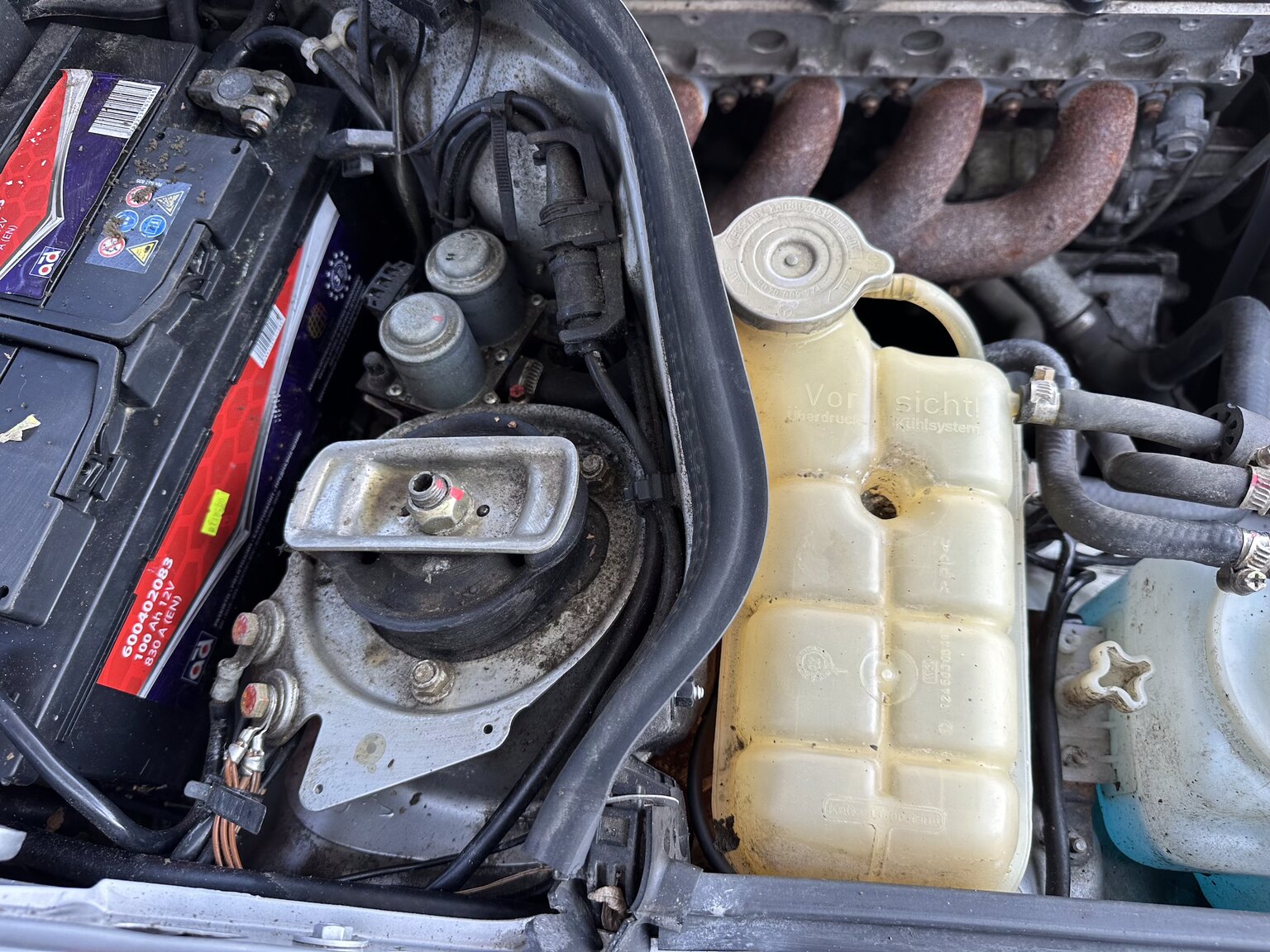 Image of 1992 Mercedes-Benz 250D mechanics
