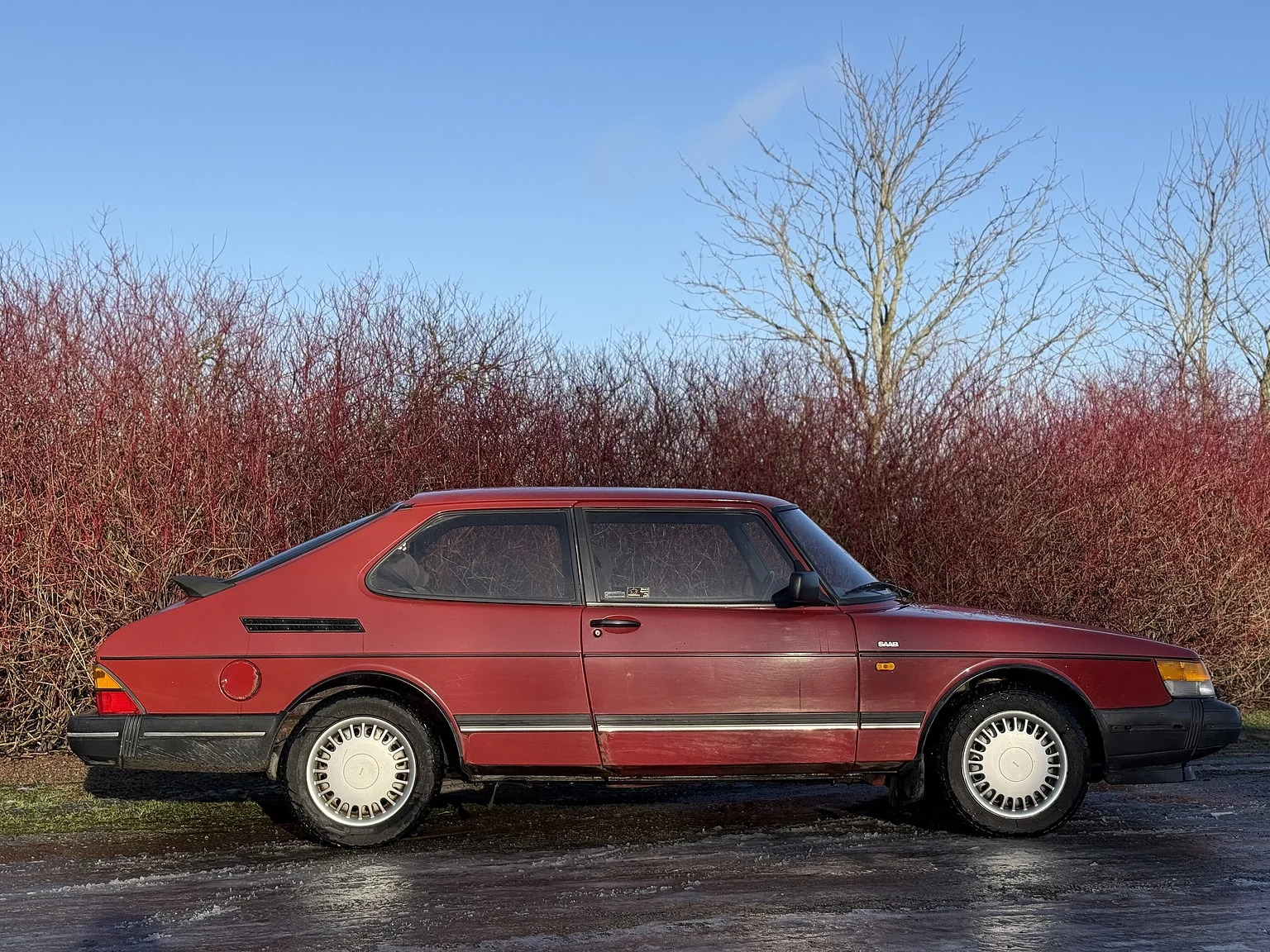 Exterior image of 1991 SAAB 900S Turbo 2-door (3)