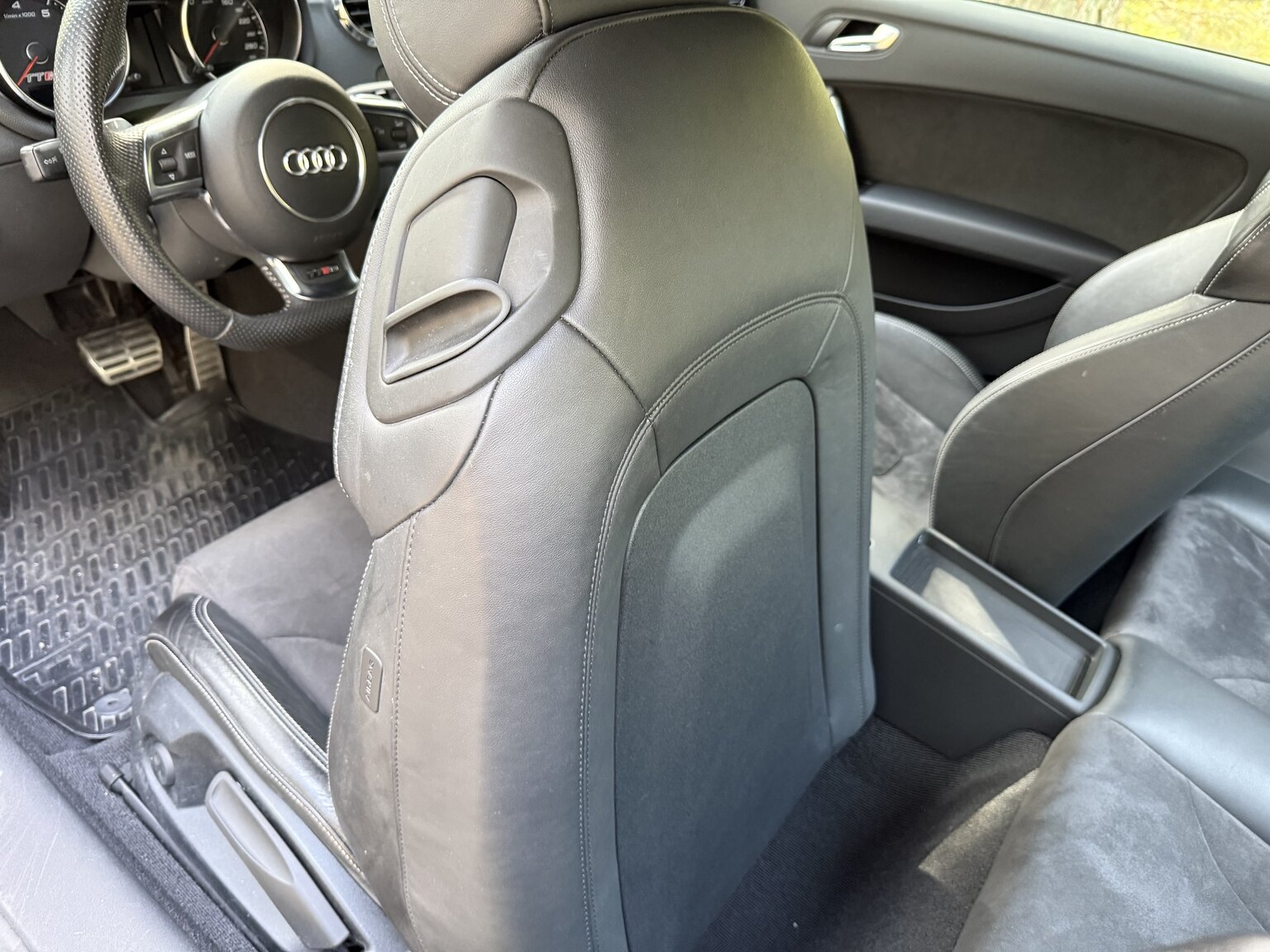 Interior image of 2011 Audi TT RS Coupé
