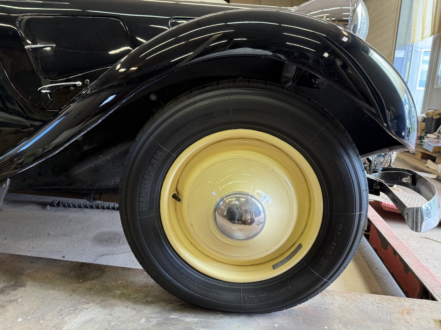 Exterior image of 1939 Citroën Berline 11 Sport Convertible