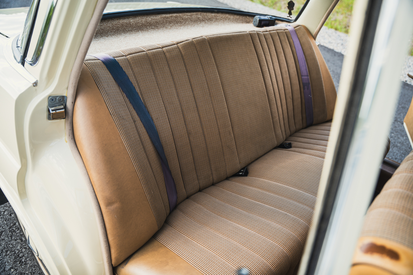 Interiörbild 1966 Mercedes-Benz 200 D "Heckflosse"