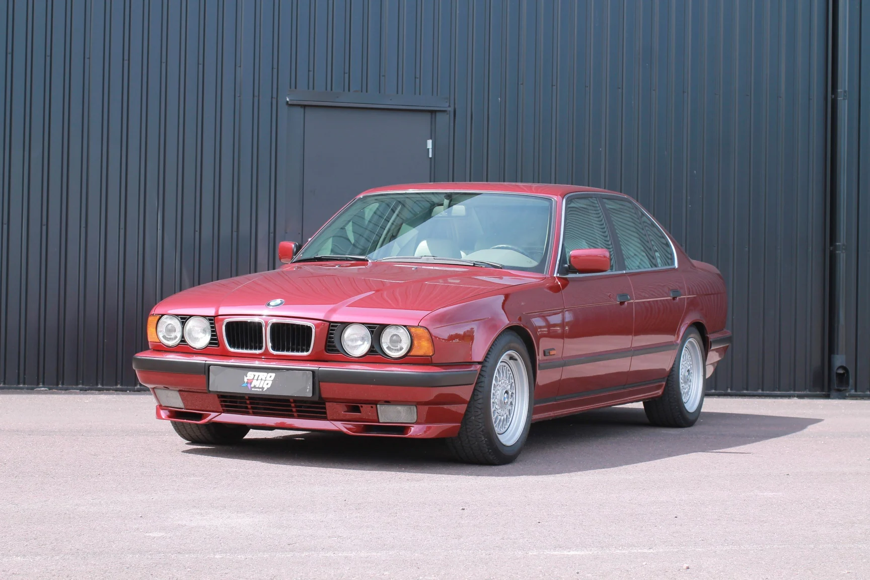 Exteriörbild på 1993 BMW 540i Sedan (5)
