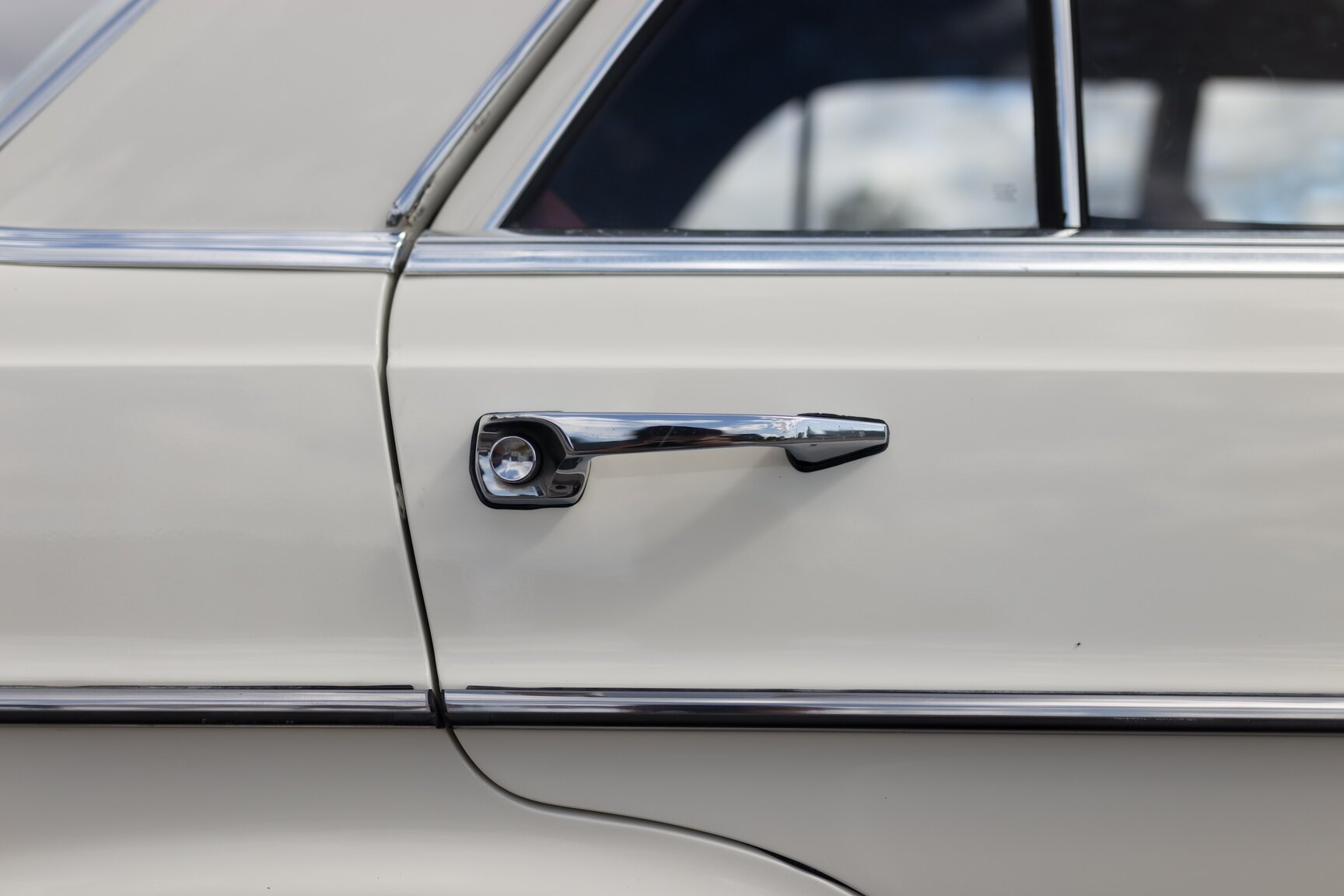 Exteriörbild på 1966  Mercedes-Benz 250 