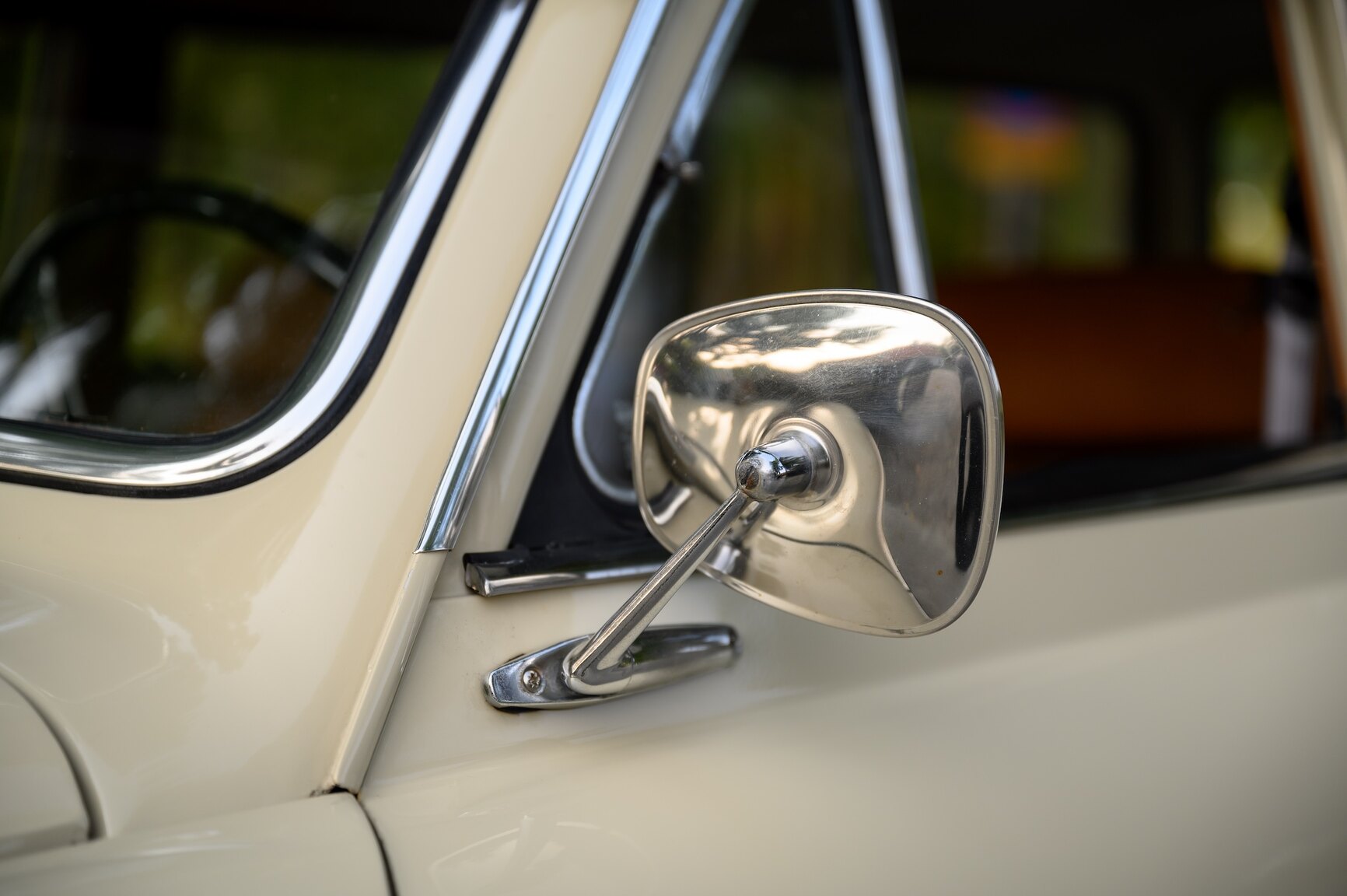 Exterior image of 1968 Amazon Herrgårdsvagn