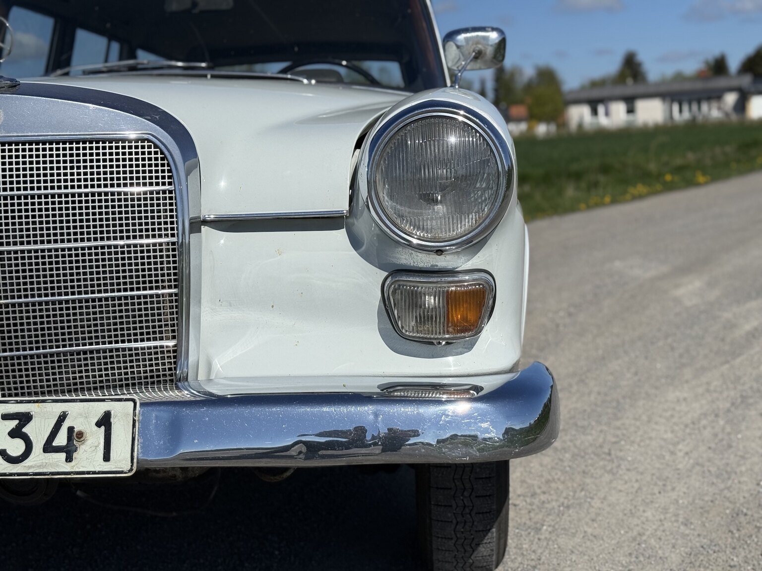 Exterior image of 1967 Mercedes-Benz 230 Safari