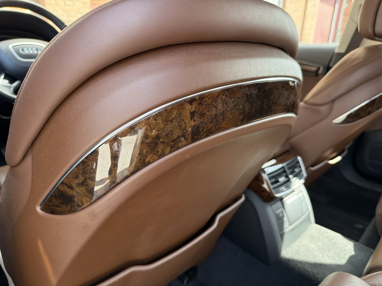 Interior image of 2014 Audi A8 4.0 TFSI (69)