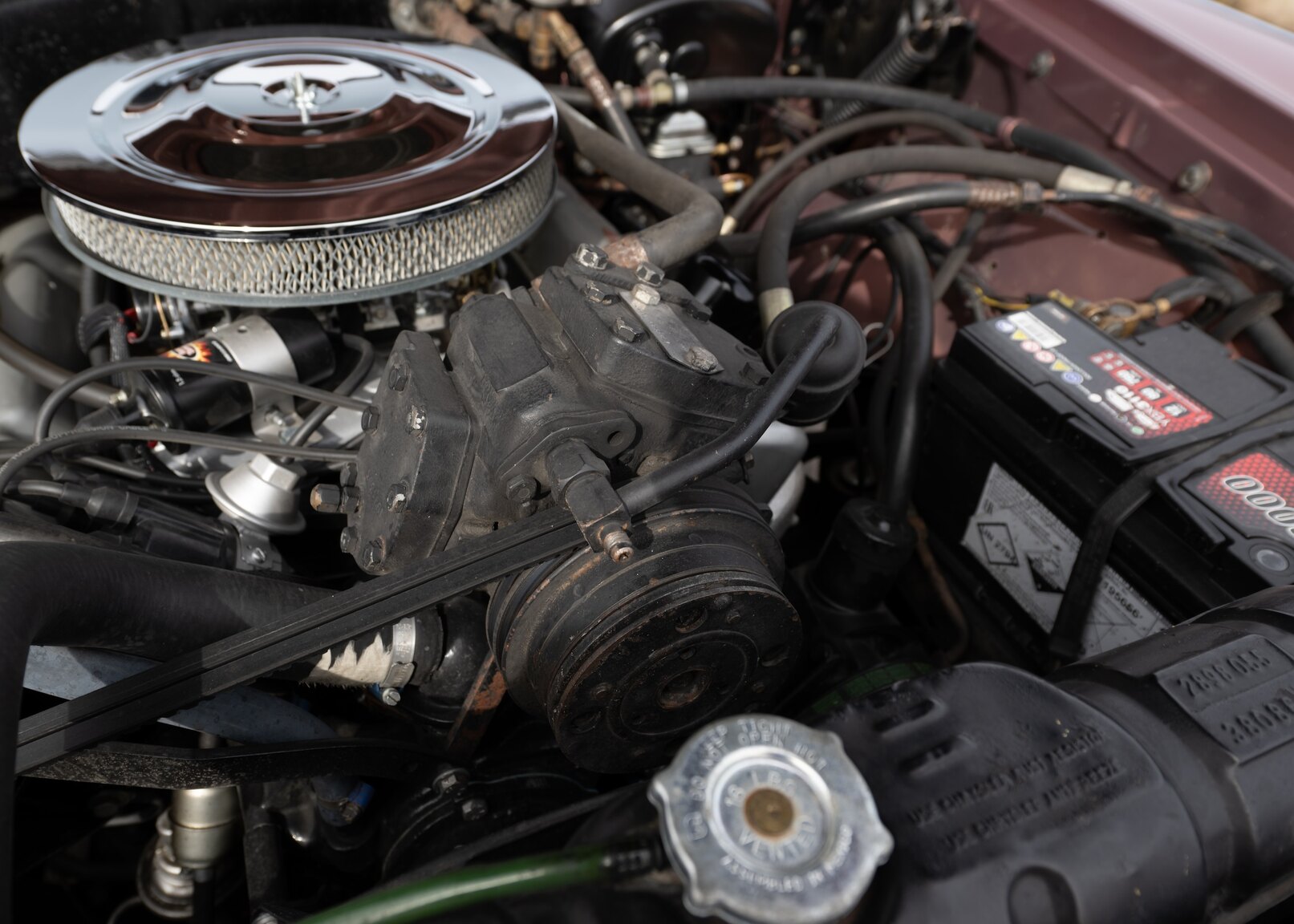 Image of 1961 Chrysler New Yorker Sedan (16) mechanics