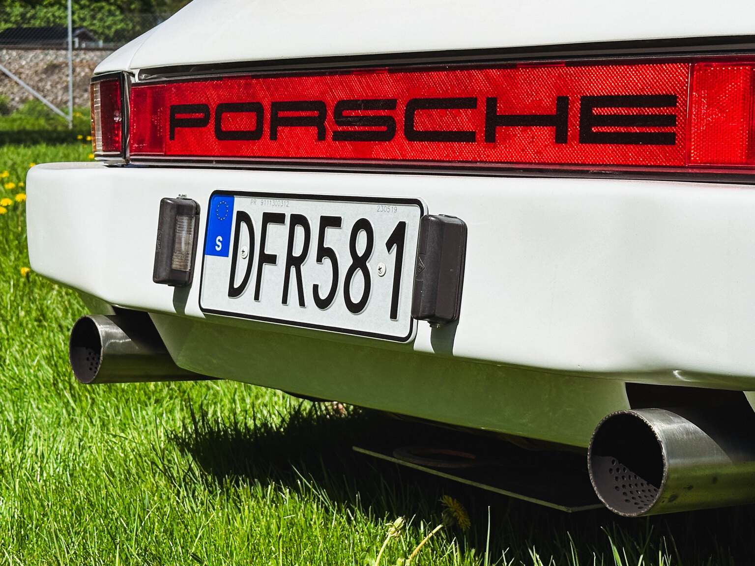 Exteriörbild på 1971 Porsche 911 RSR Tribute