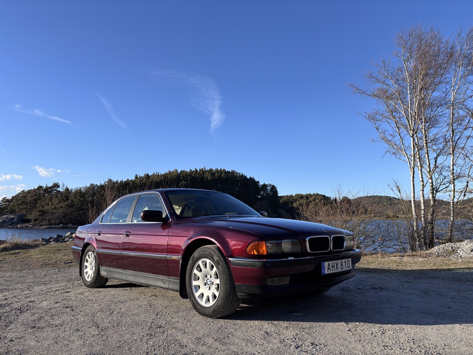 Exterior image of 1996 BMW 728iA