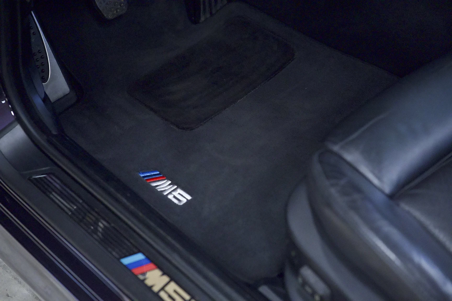 Interiörbild 2002 BMW M5 E39 (12)