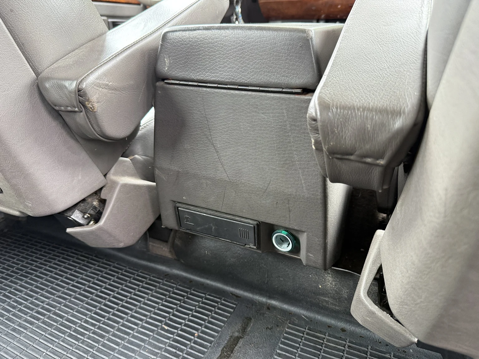 Interior image of 1990 Range Rover Vogue SE 3.9 (45)