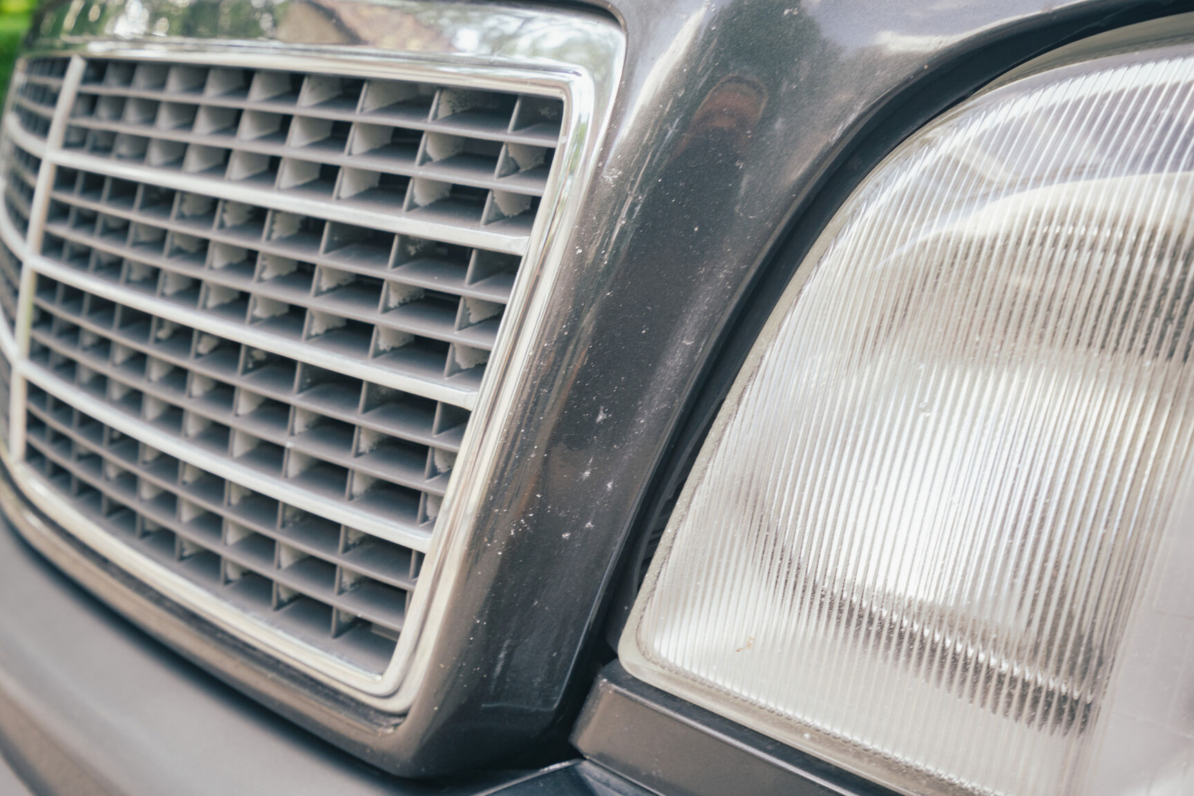 Exterior image of 1992 Mercedes-Benz 500 SE (49)