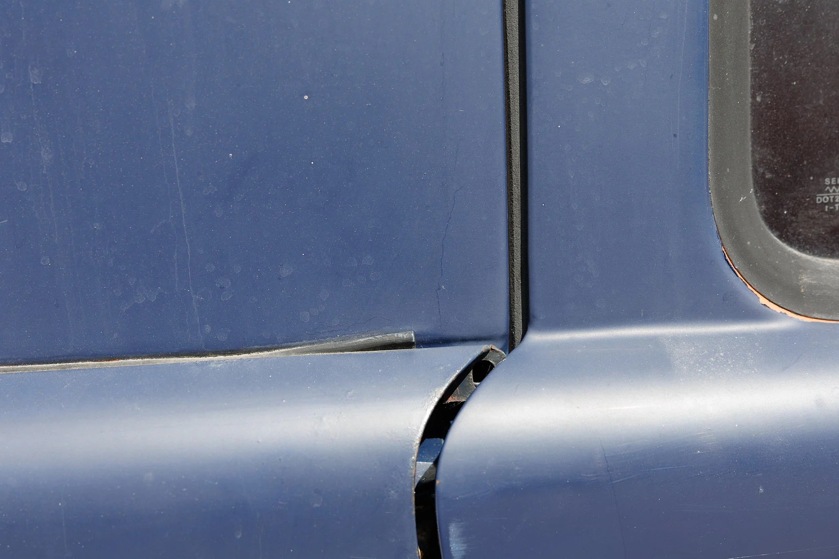 Exterior image of 1973 Volkswagen Typ 2 Transporter T2 (102)