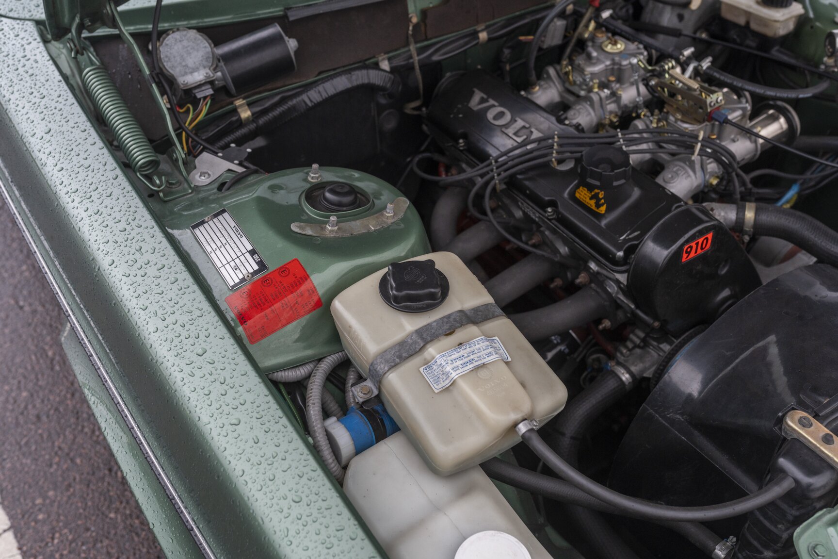 Image of 1981 Volvo 244 mechanics