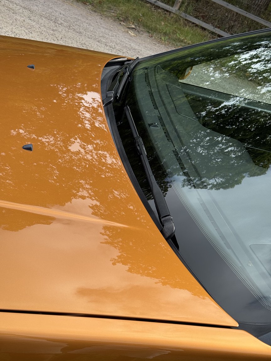Exterior image of 1996 Volvo 850 R