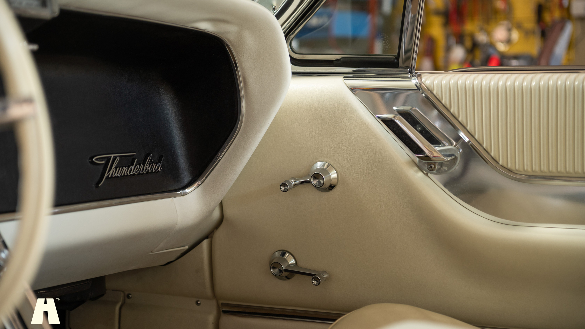 Innenraumfoto von 1964 Ford Thunderbird 6.4 HT (45)