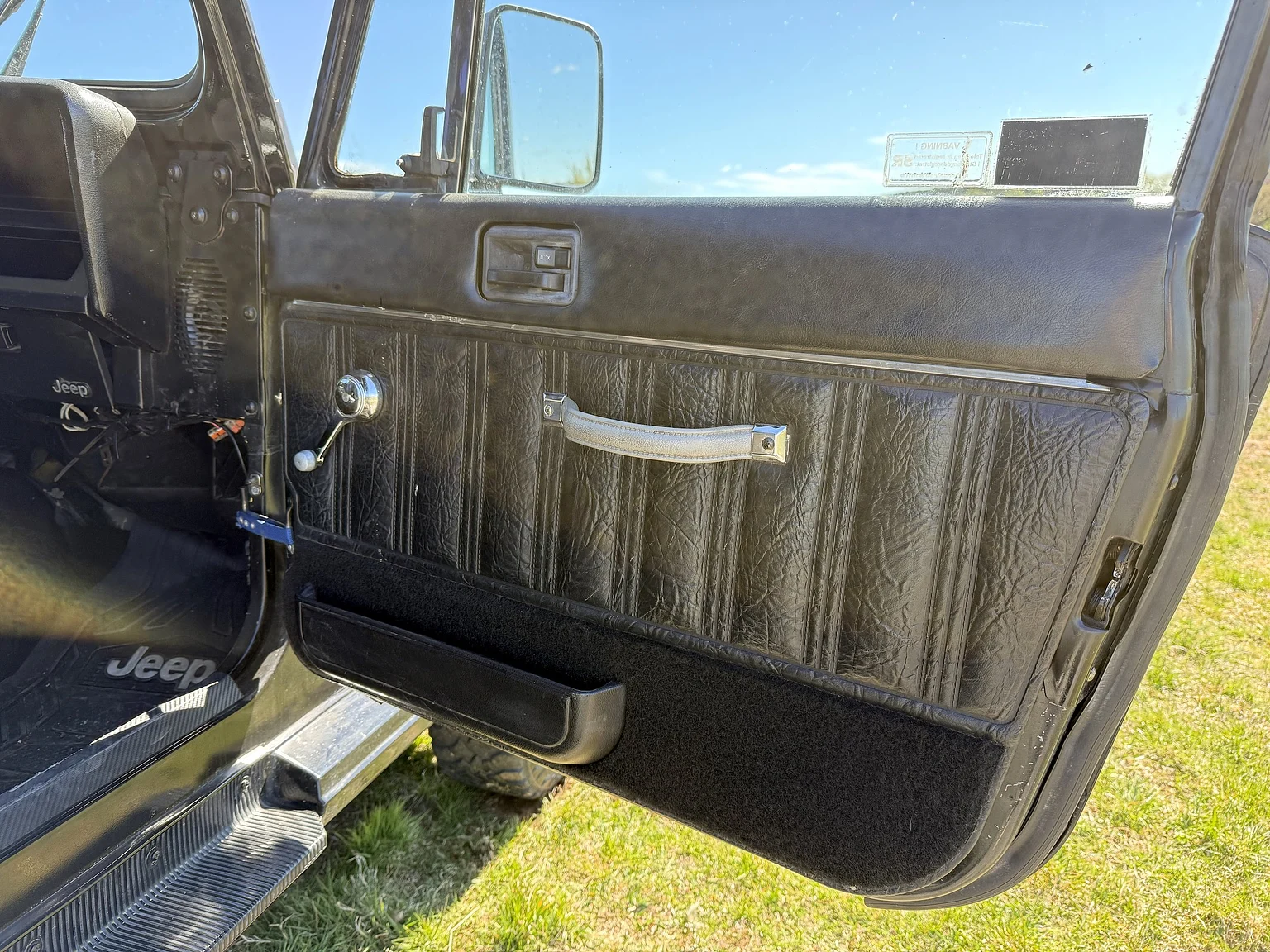 Exterior image of 1990 Jeep Wrangler Islander (107)