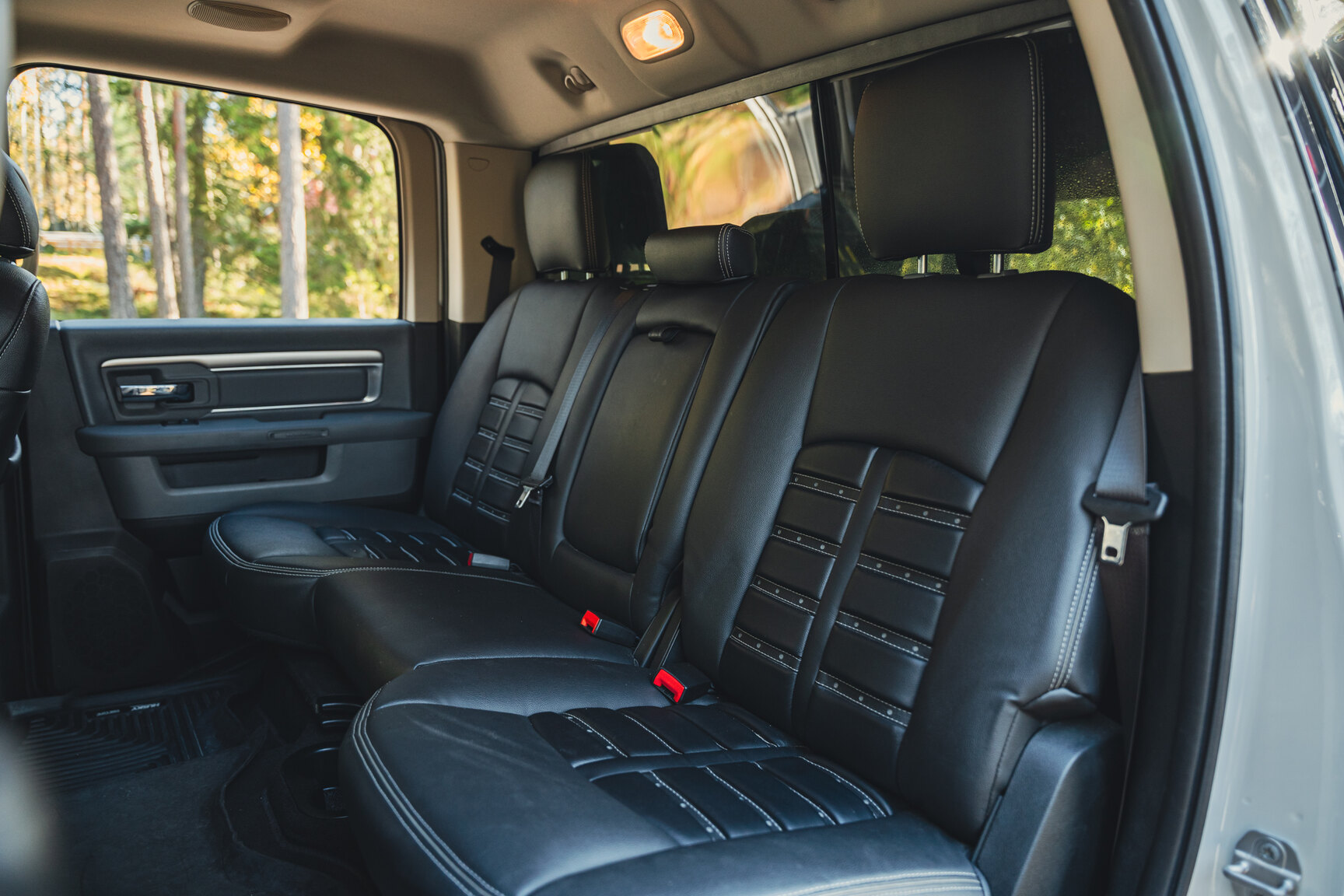 Interiörbild 2017 Dodge Ram 1500 AEV (52)