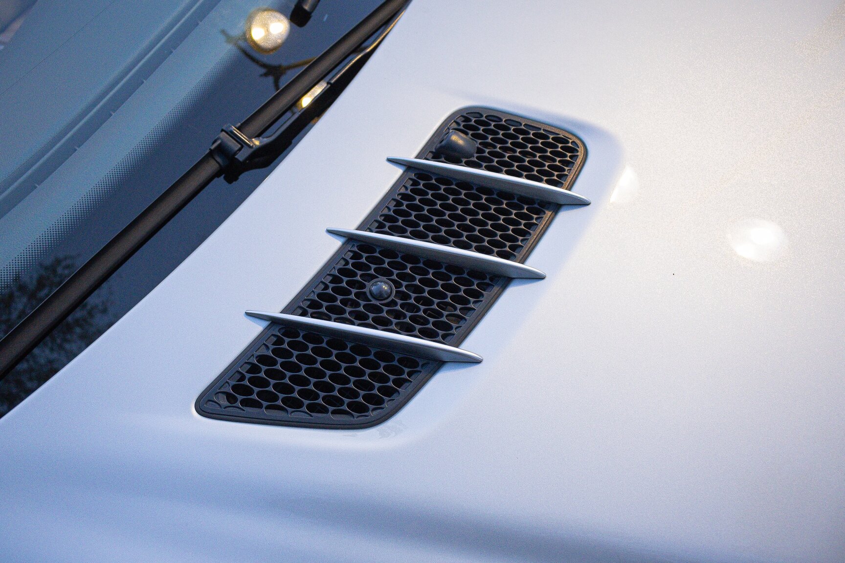 Exterior image of 2002 Mercedes-Benz SL 500