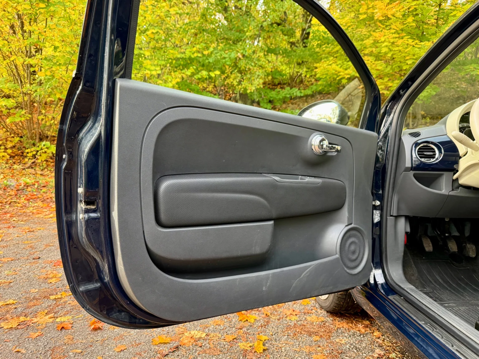 Interiörbild 2010 Fiat 500C (1)