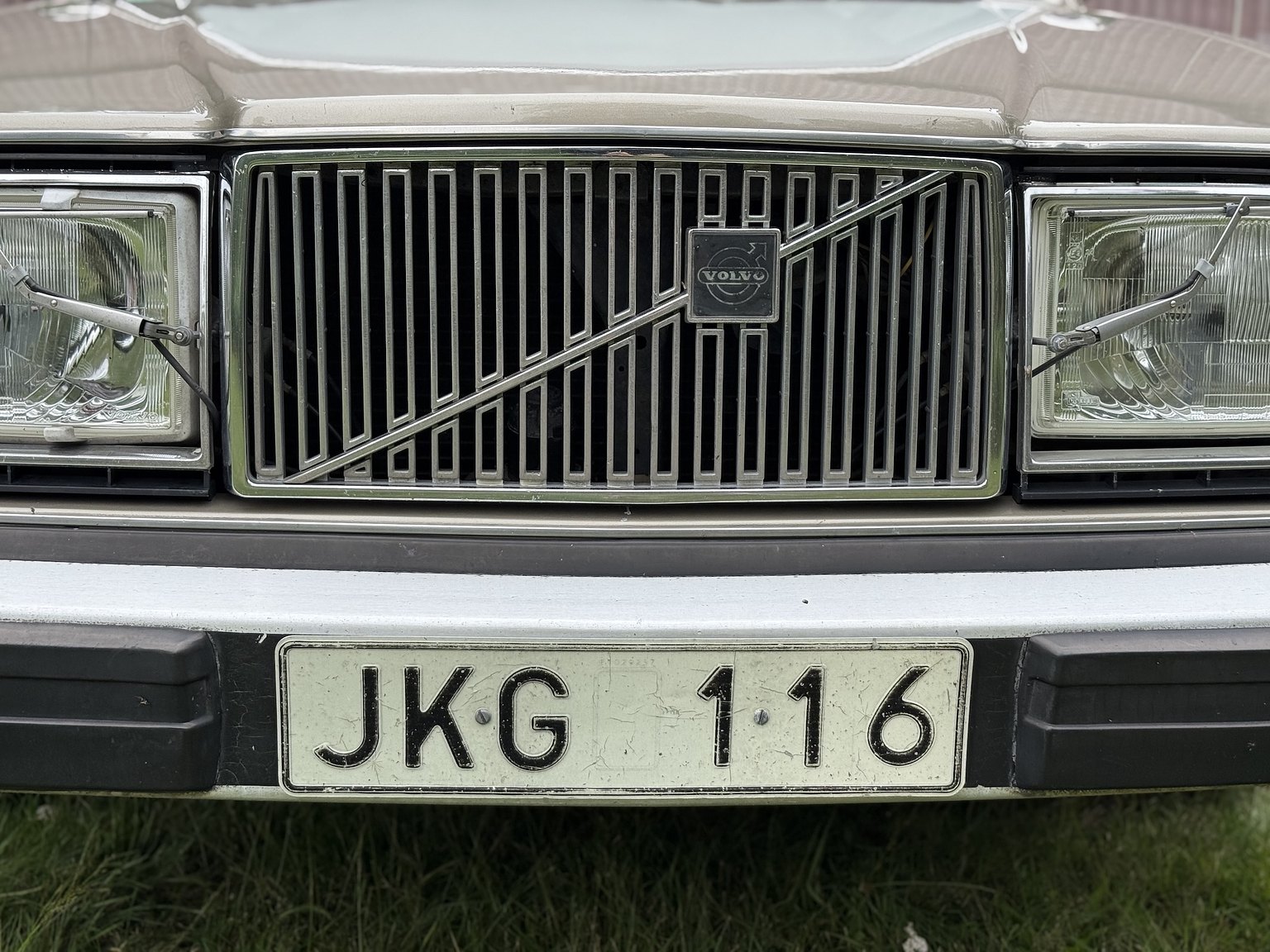 Exterior image of 1976 Volvo 264 V6 GL Automatisk