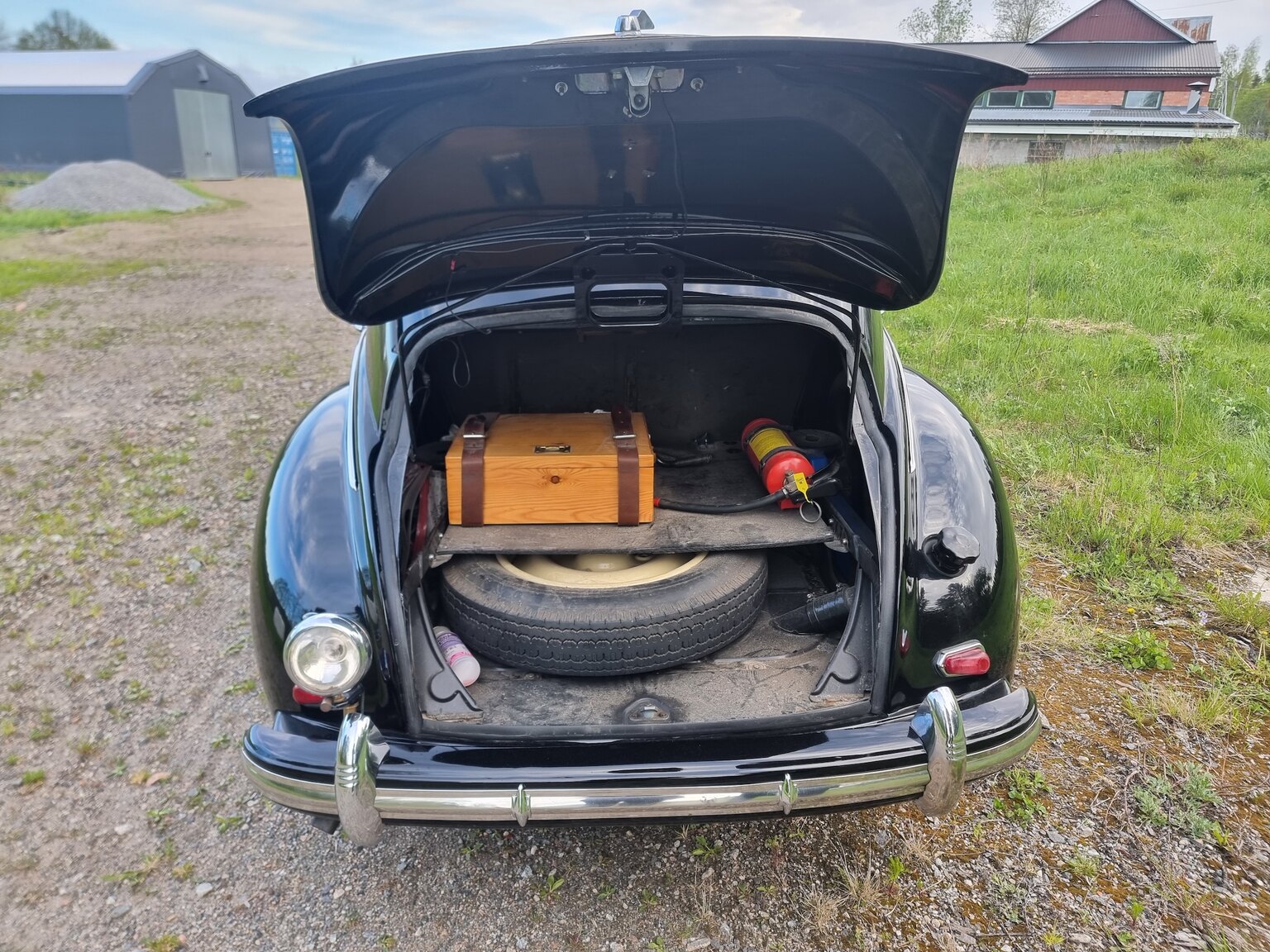 Interior image of 1951 Peugeot 203 De Luxe