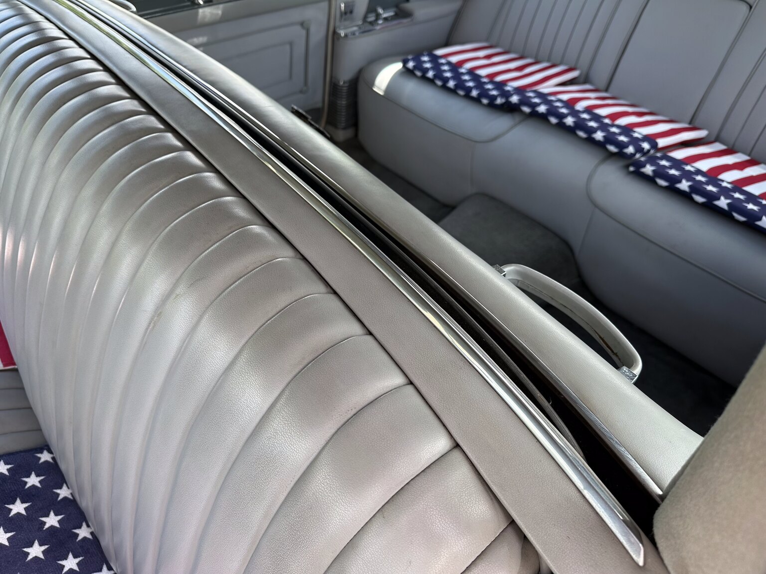 Innenraumfoto von 1964 Cadillac Fleetwood Seventy-Five Limousine (19)