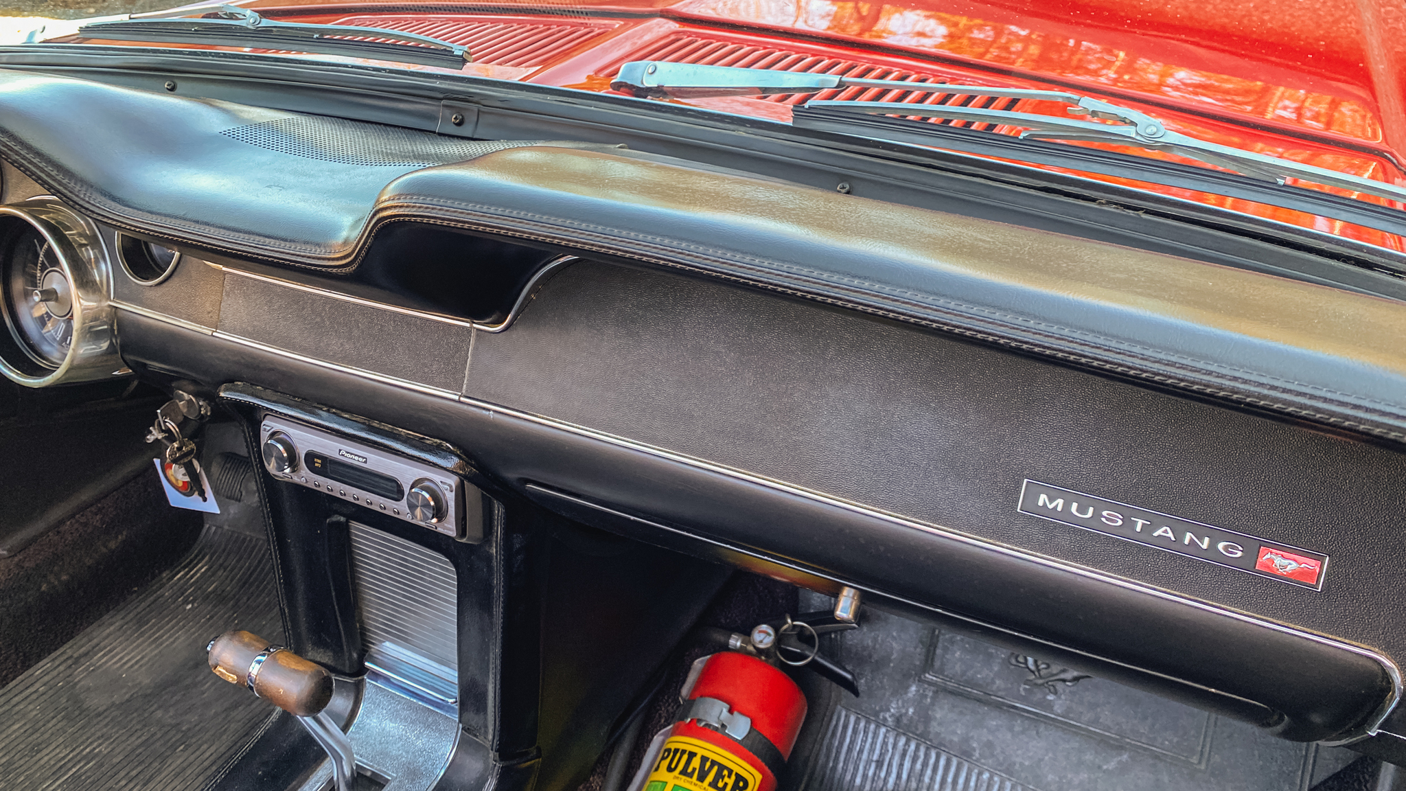 Innenraumfoto von 1968 Ford Mustang 302ci Cabriolet (32)