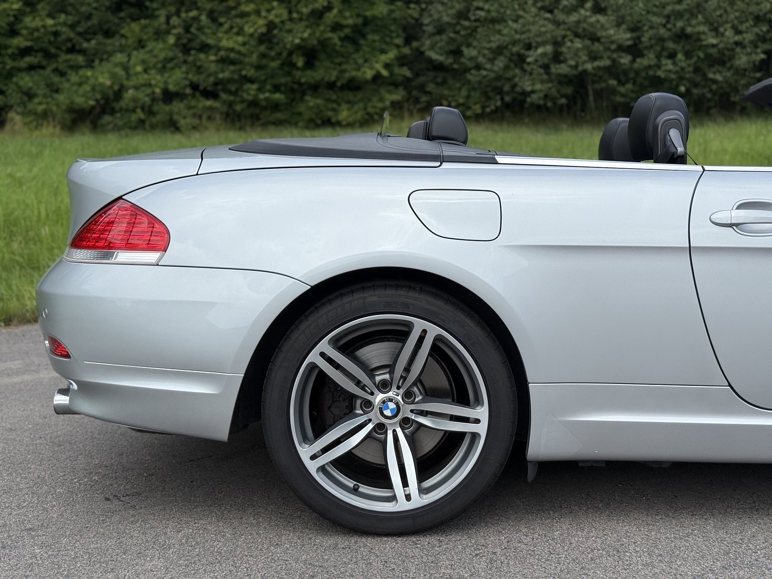 Exterior image of 2004 BMW 645Ci Convertible