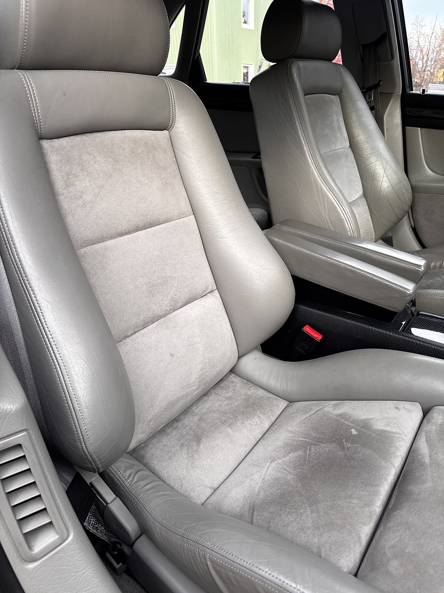 Interiörbild 1999 Audi S8 4.2 Quattro