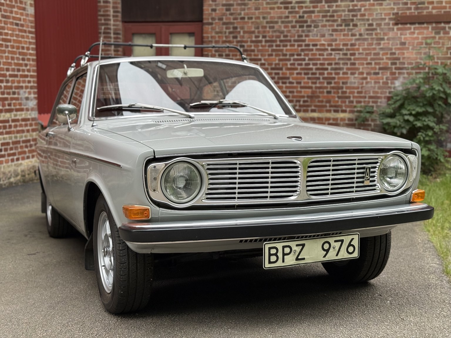 Exterior image of 1970 Volvo 142 Automatic