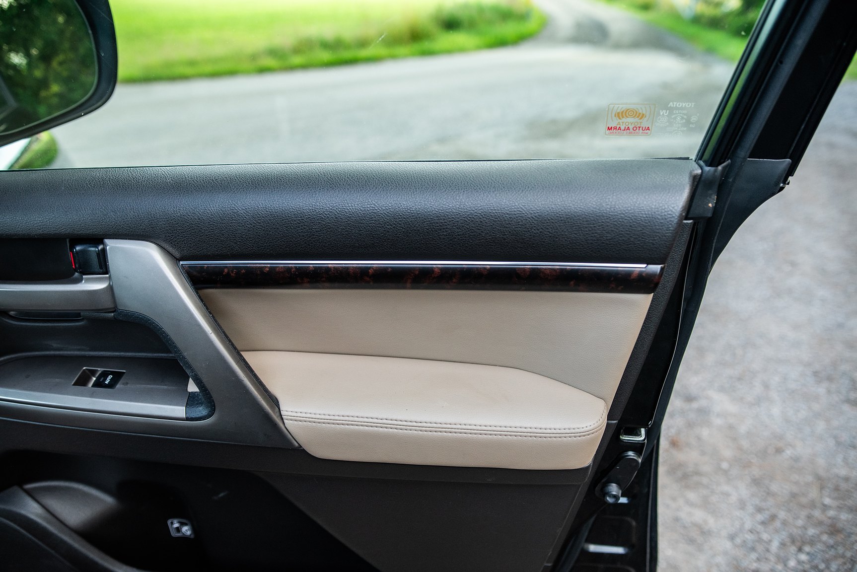 Interior image of 2008 Toyota Land Cruiser 4.5 4WD V8