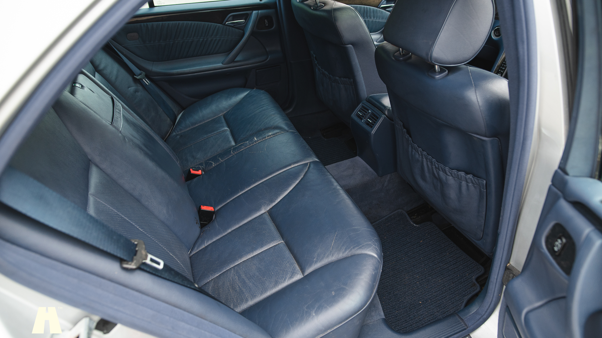 Innenraumfoto von 2000 Mercedes E430