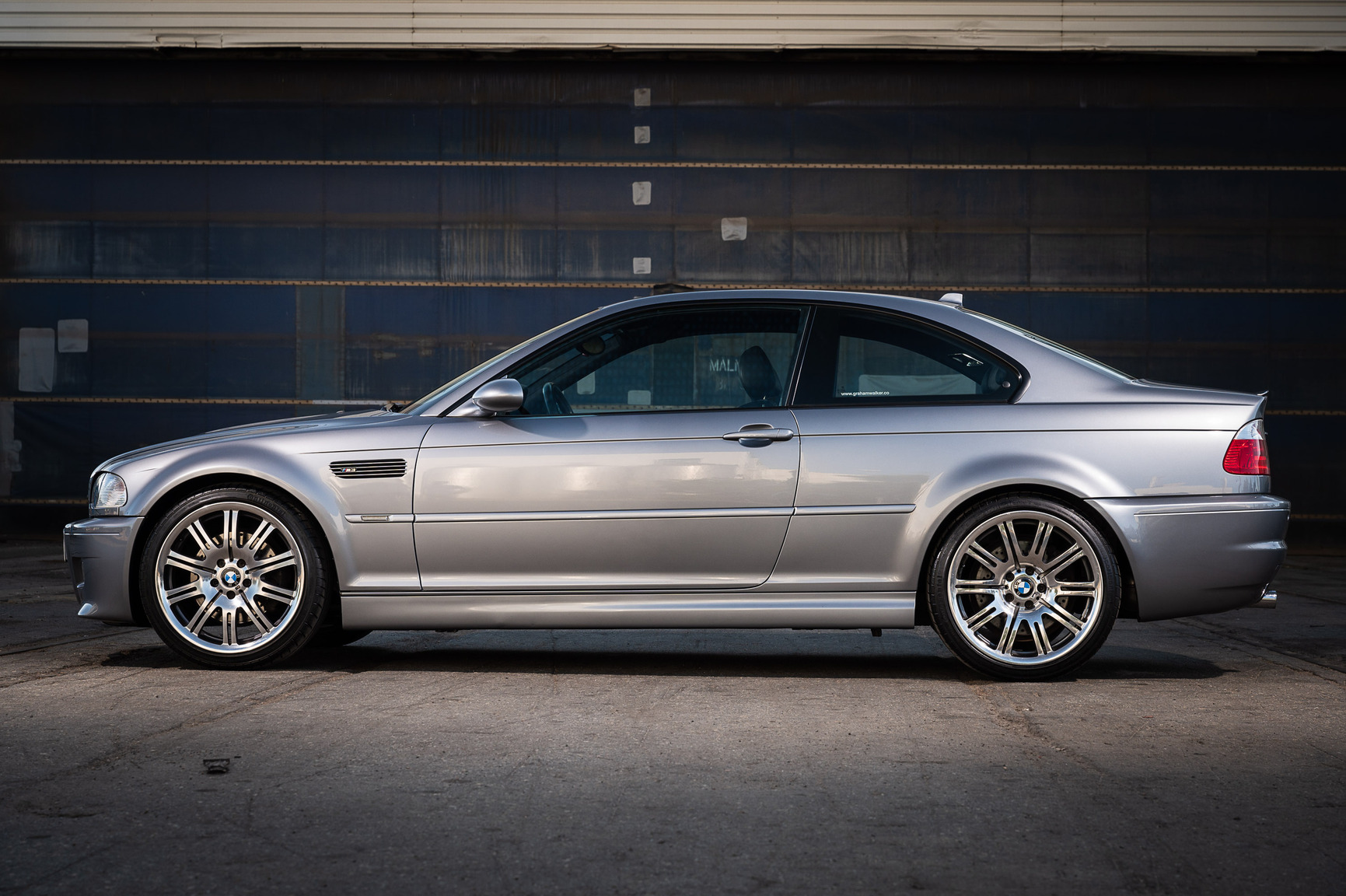 Exteriörbild på 2005 BMW M3 E46 manuell (51)