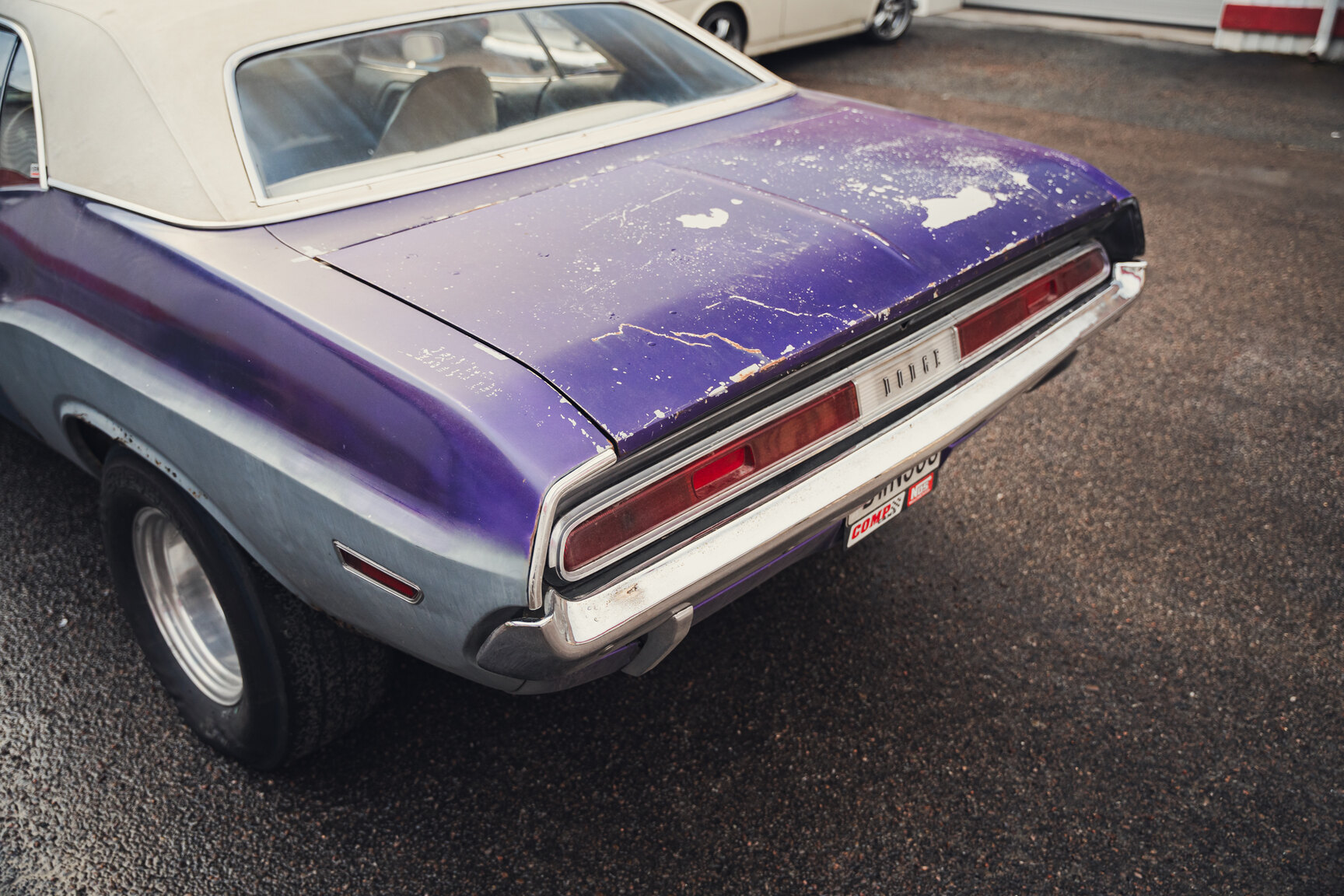 Exteriörbild på 1970 Dodge Challenger - Ett sista race