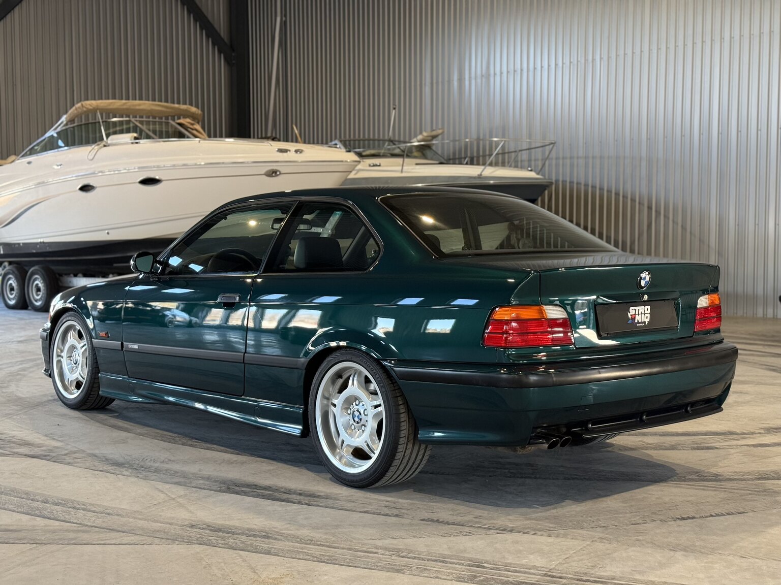 Exteriörbild på 1995 BMW 325i Coupé AVUS Edition "No Reserve Auction"