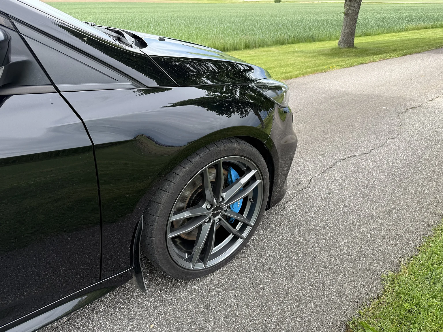 Exteriörbild på 2016 Ford Focus RS (57)