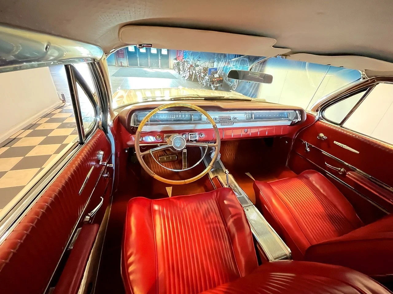 Bild von 1962 Pontiac Grand Prix (20)