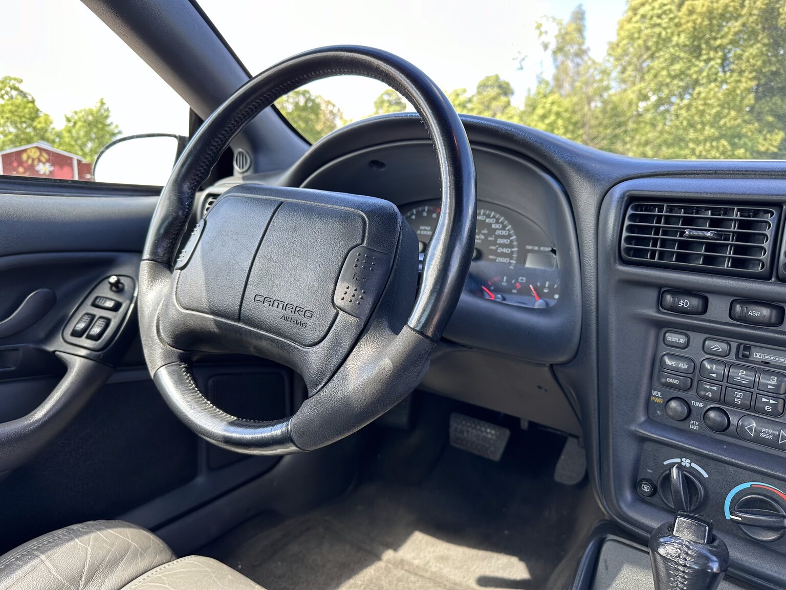Innenraumfoto von 1999 Chevrolet Camaro Z28